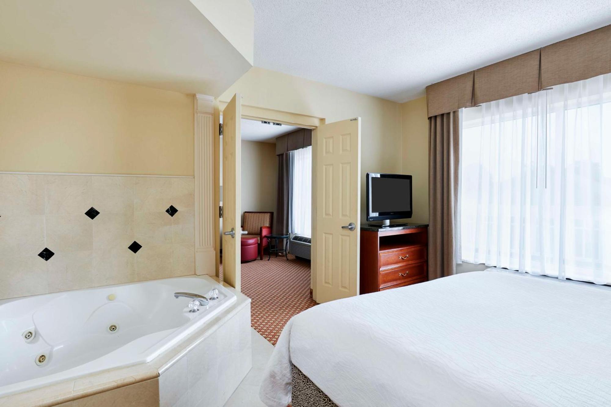 Hilton Garden Inn Charlotte North Exterior foto